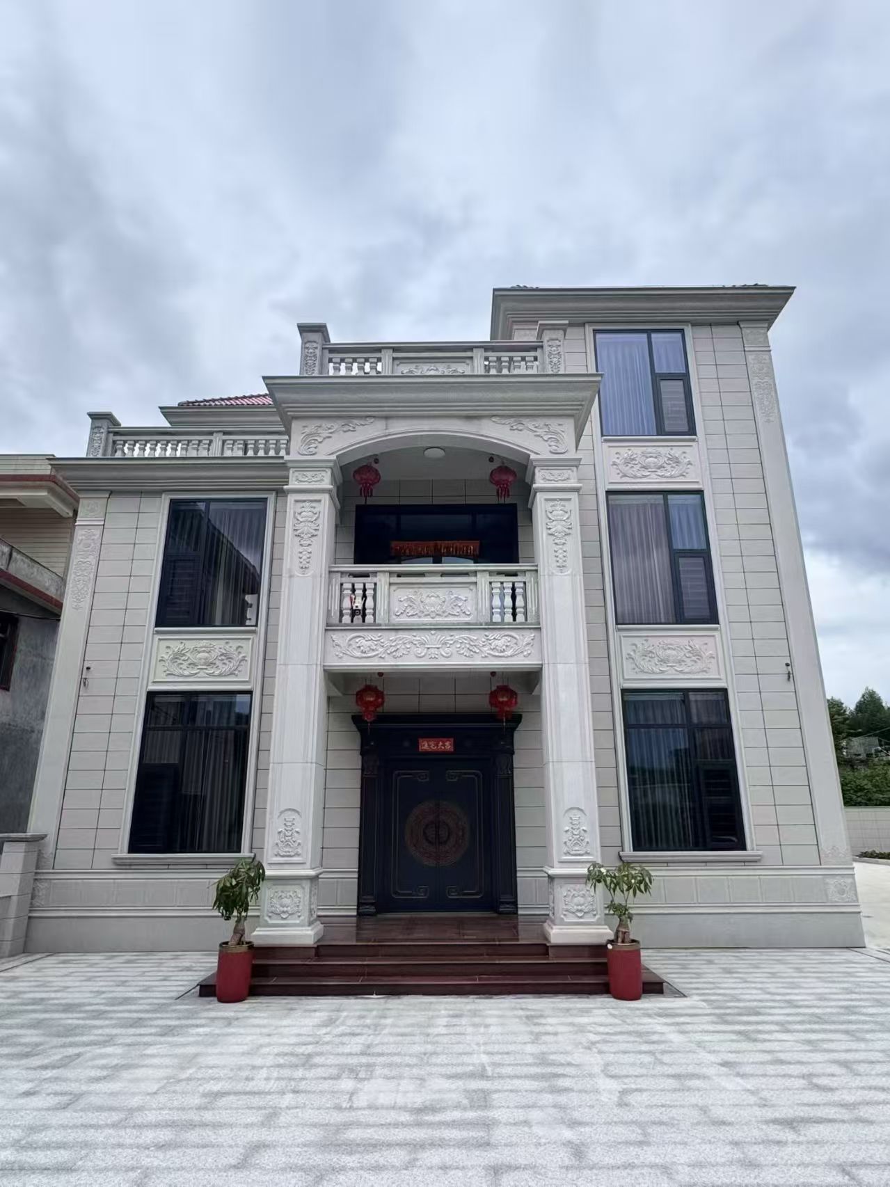 滁州 芝麻白石材别墅干挂案例展示