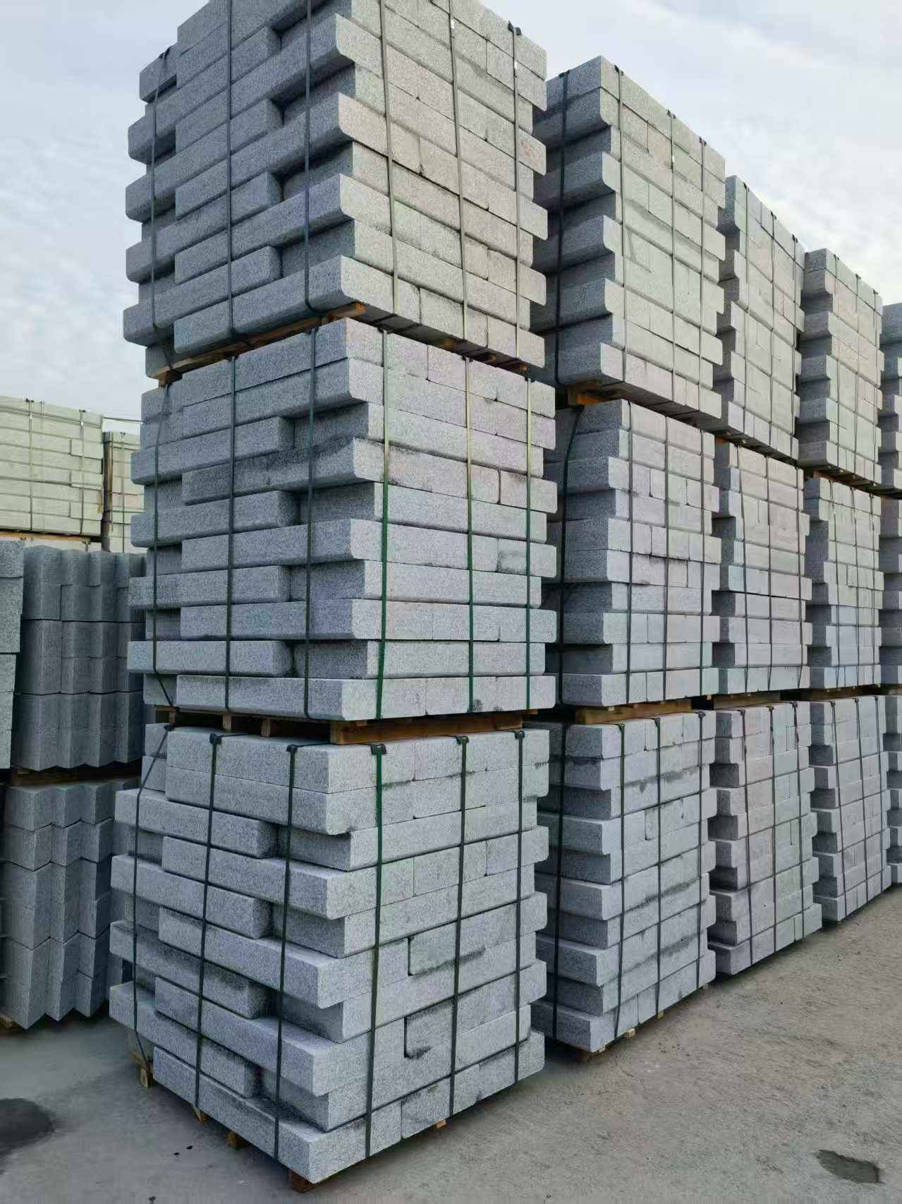 滁州 路沿石（路侧石），颜色一致，尺寸标准