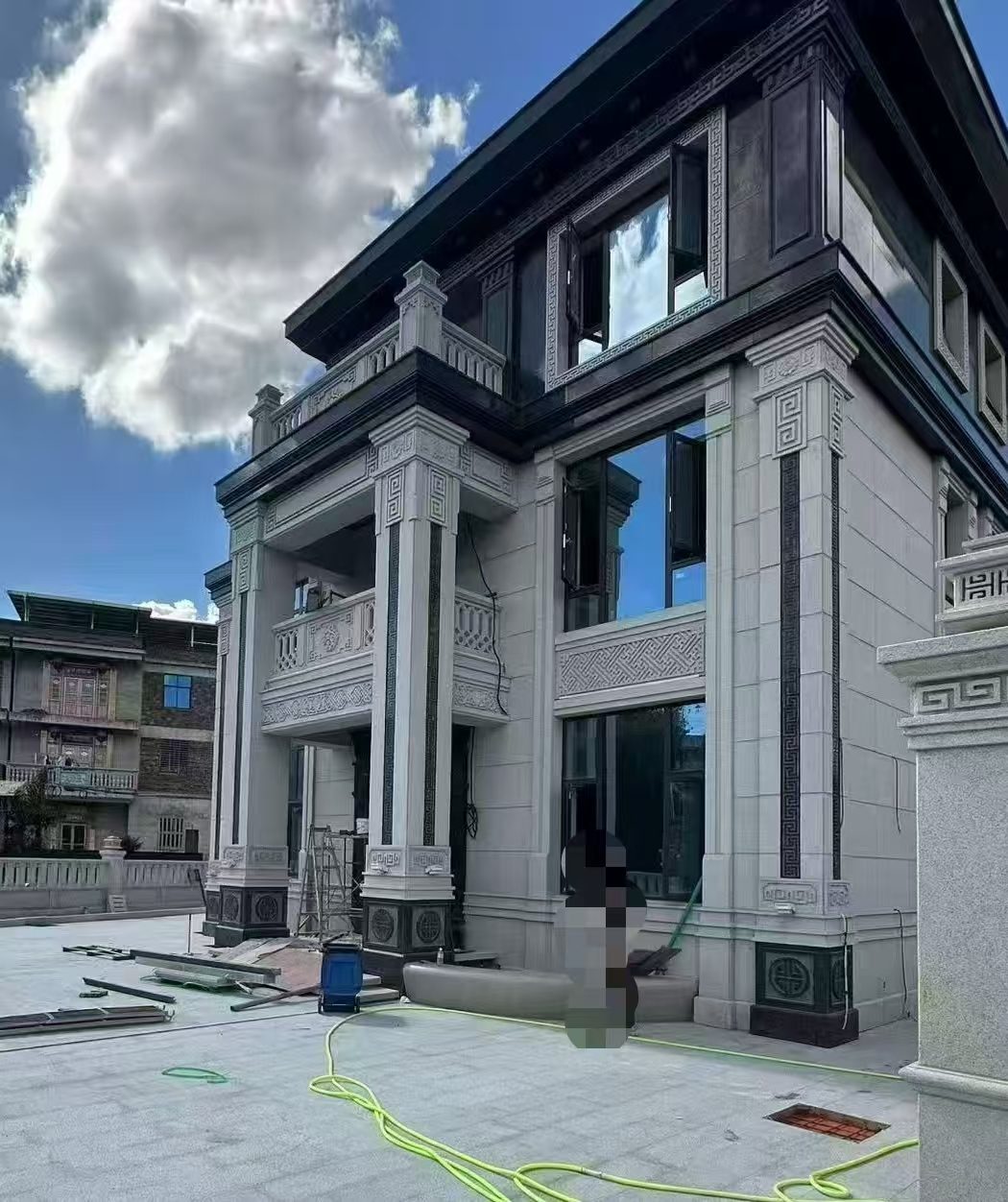 滁州 别墅干挂，芝麻白与芝麻黑完美配合