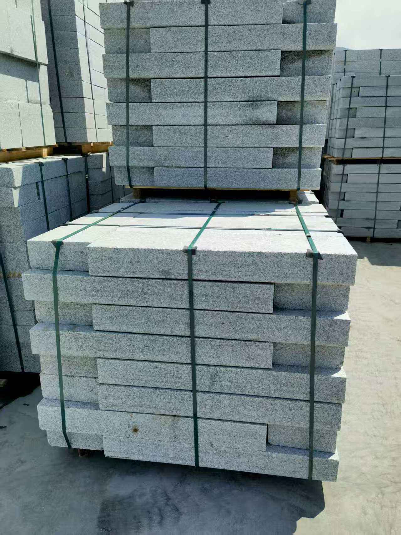 滁州 芙蓉白花岗岩路沿石、平石尺寸标准，色泽均匀