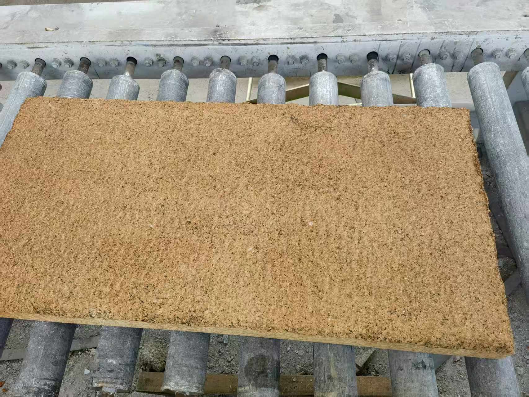 滁州 菠萝面老石板，做旧仿古石，流水线生产加工